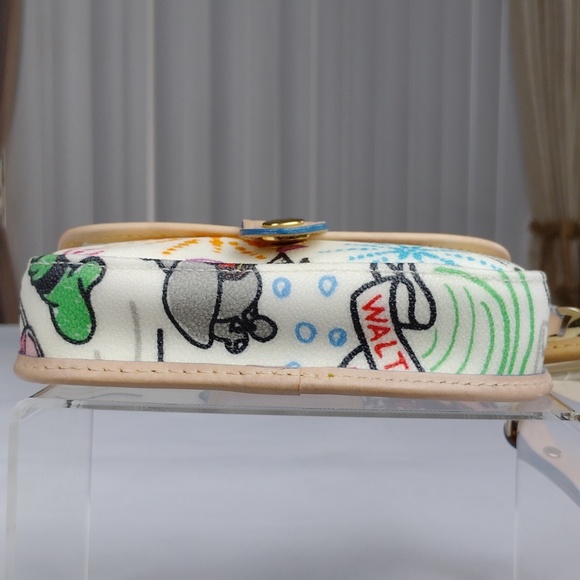 Dooney & Burke Disney Limited Edition Wristlet. - Picture 6 of 16